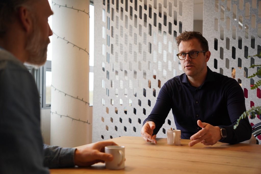 Leerling opleiding bewindvoering in gesprek